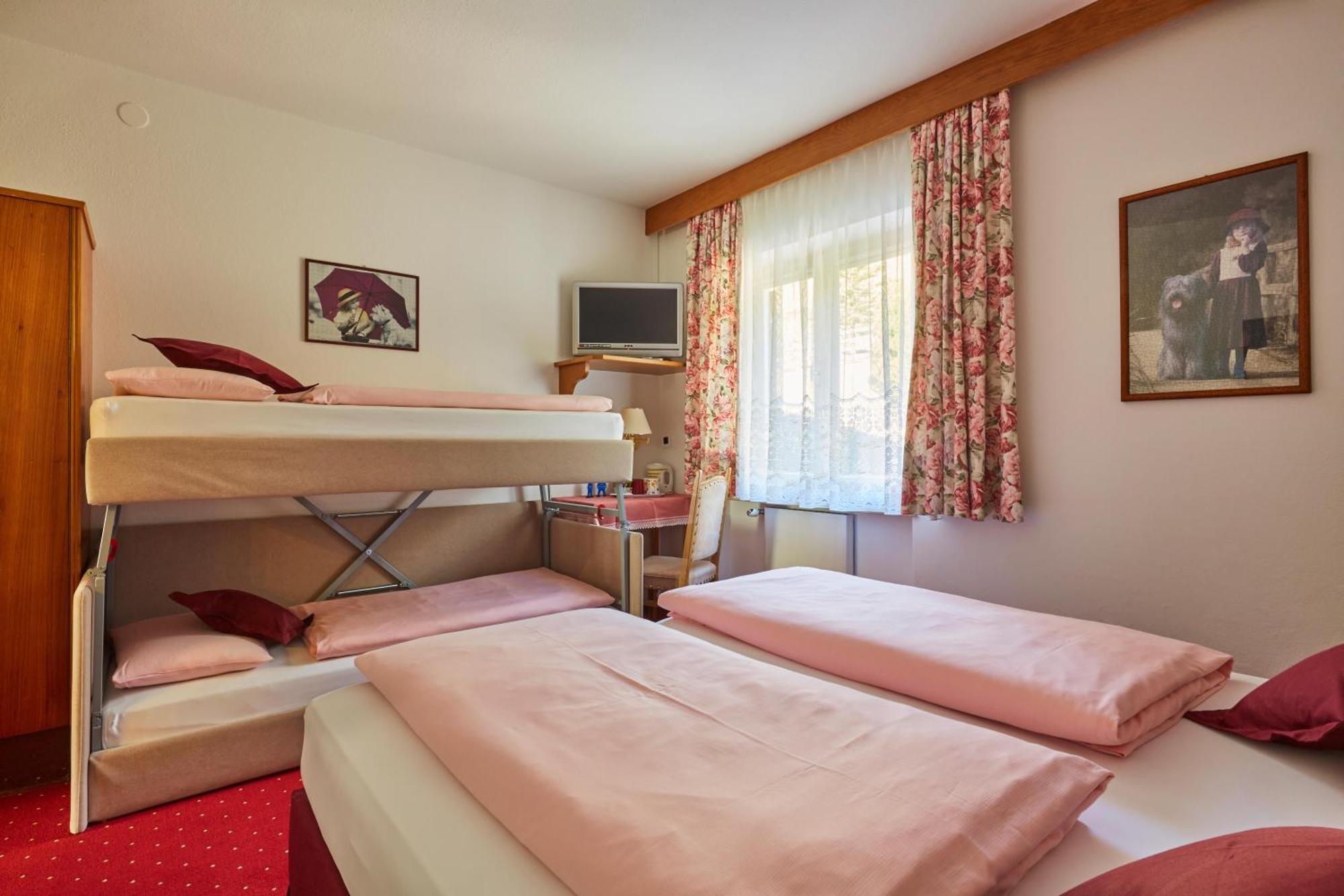 Hotel Maria Corvara In Badia Ngoại thất bức ảnh