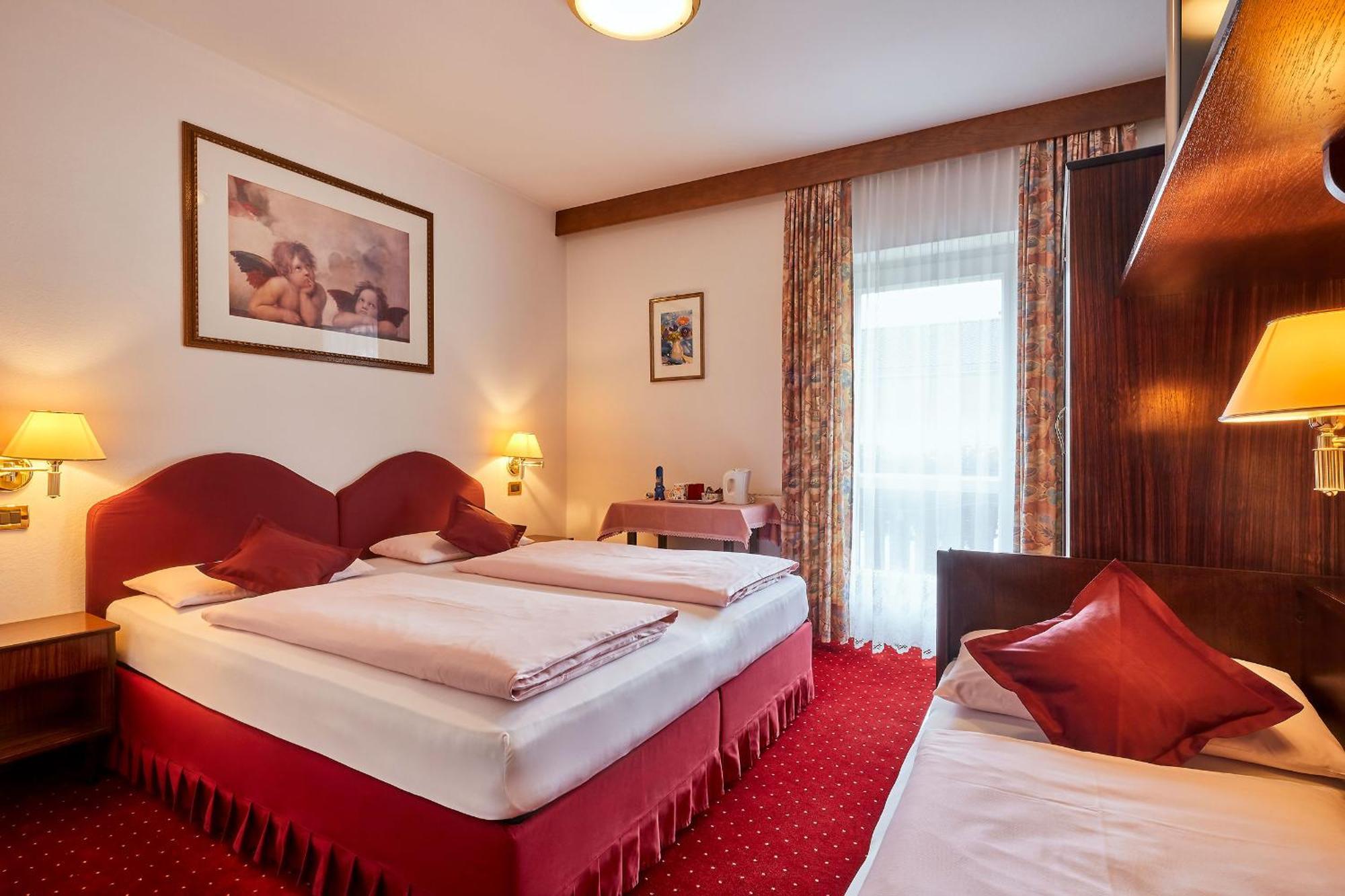 Hotel Maria Corvara In Badia Ngoại thất bức ảnh